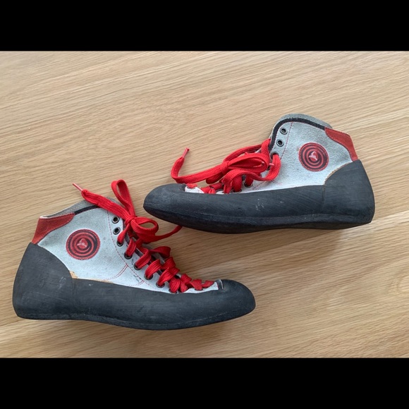 high top climbing shoes